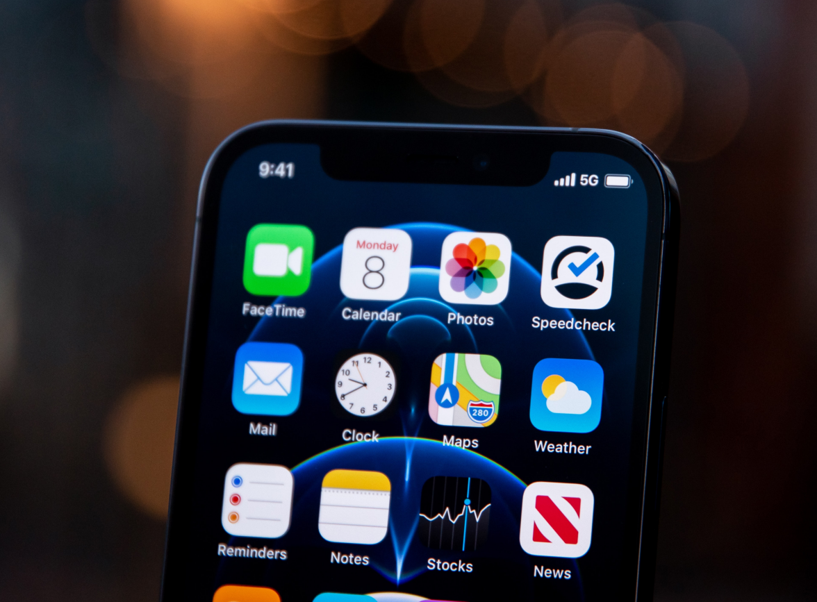 姚安苹果手机维修分享为什么 iPhone 12 在冬季会自动关机 